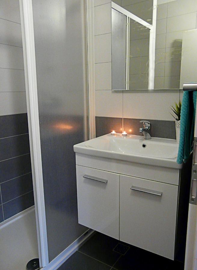 Apartments By The Sea Drvenik Donja Vala, Makarska - 6756 Bagian luar foto