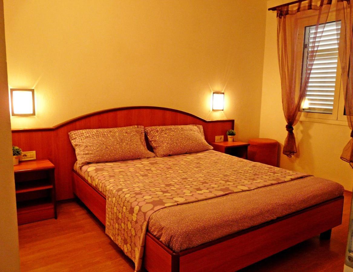 Apartments By The Sea Drvenik Donja Vala, Makarska - 6756 Bagian luar foto