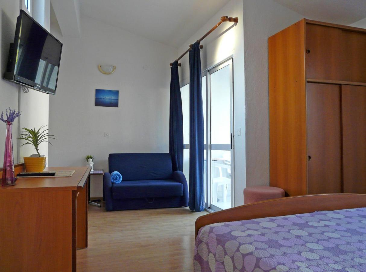 Apartments By The Sea Drvenik Donja Vala, Makarska - 6756 Bagian luar foto